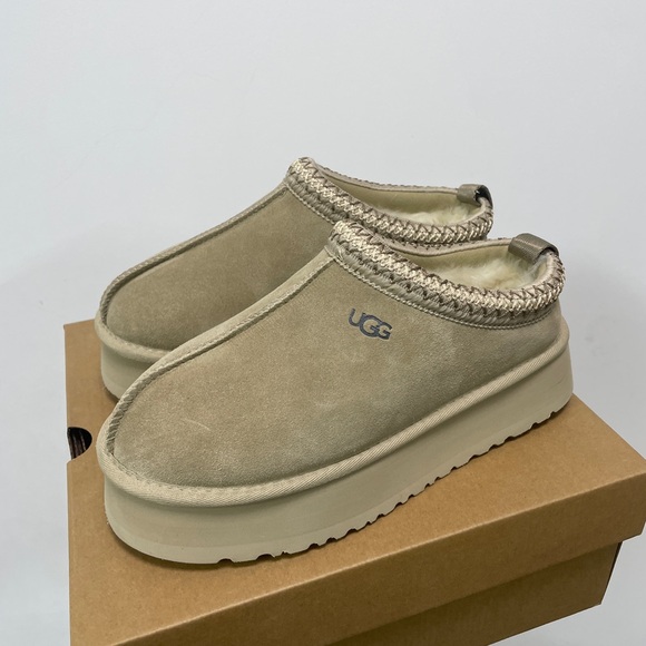 UGG Tazz Platform Slippers - Picture 2 of 5